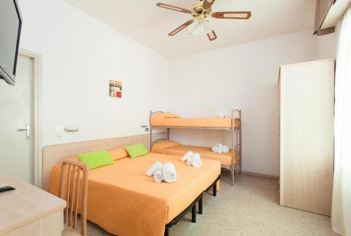 Hotel Ines Cesenatico Exterior photo