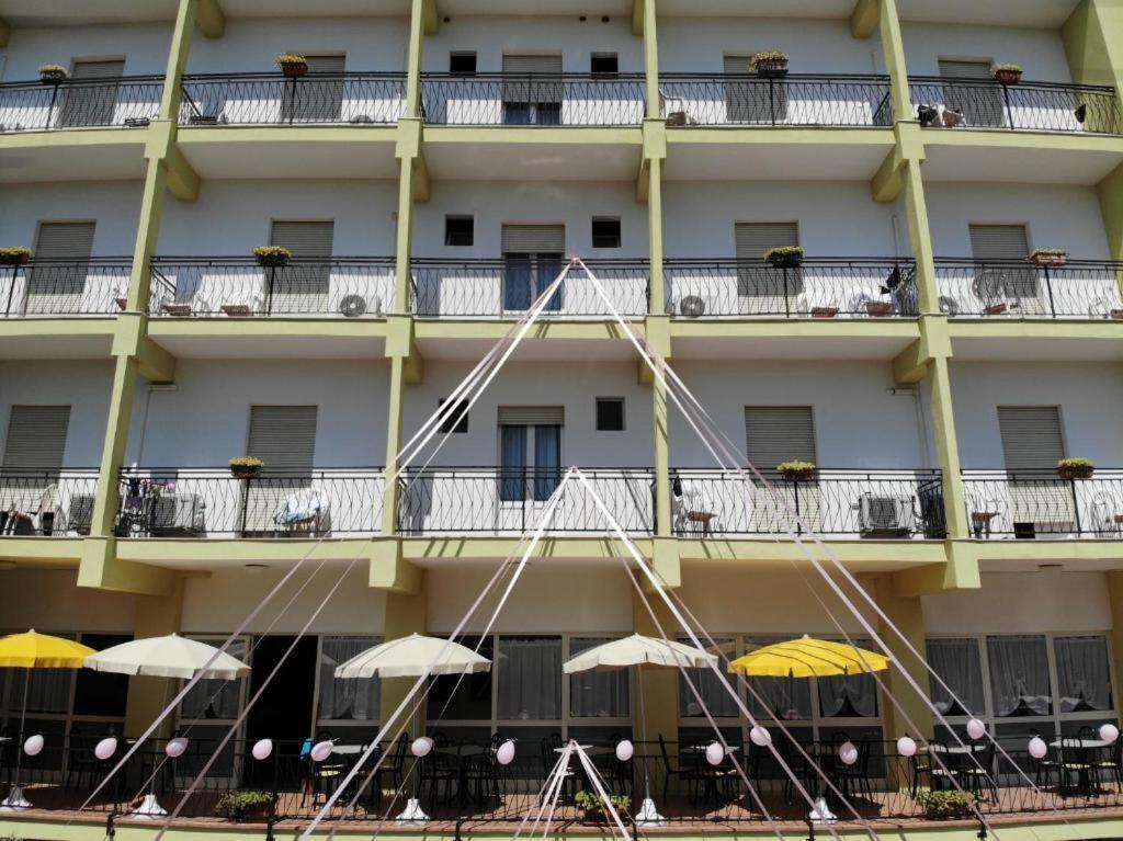 Hotel Ines Cesenatico Exterior photo
